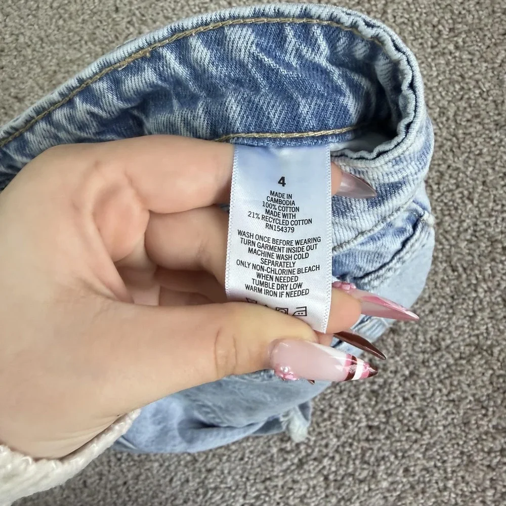 Aeropostale Shorts Womens 4 28W Blue Denim High Rise Distressed Cut Off Raw Hem